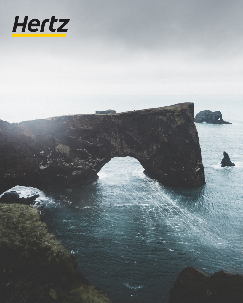 Der Dyrhólaey-Bogen liegt in der Nähe der Stadt Vík