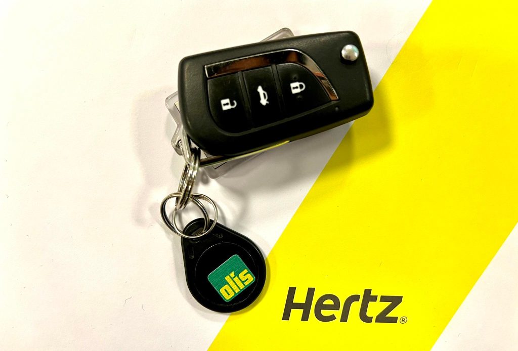 Sie können beim Tanken einen Kraftstoffrabatt erhalten, wenn Sie bei Hertz Island mieten.