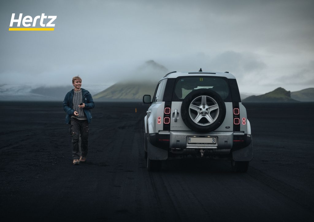 Einen neuen Land Rover Defender mit 4WD für Ihre Hochlandreise in Island zu mieten, ist eine der besten Entscheidungen, die Sie treffen können.