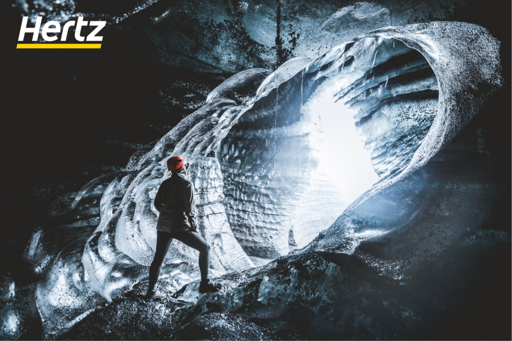 la grotte de glace de Katla est la seule accessible toute l'année