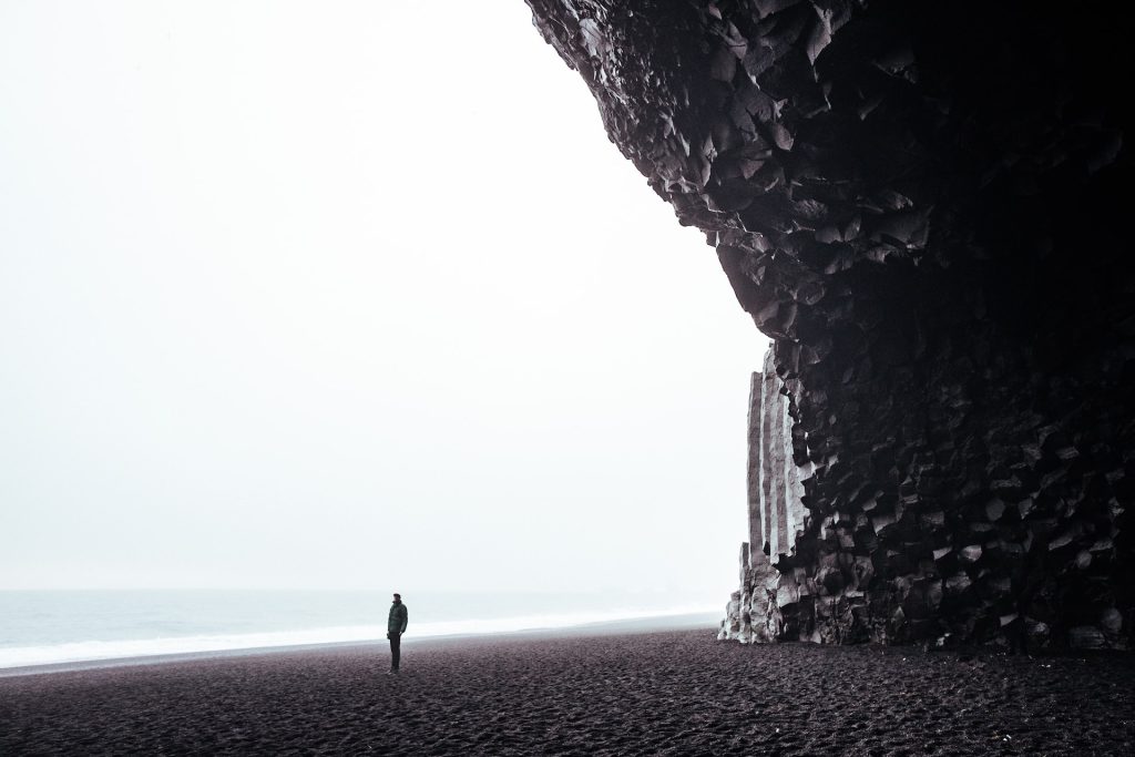 comment visiter la plage de sable noir en Islande