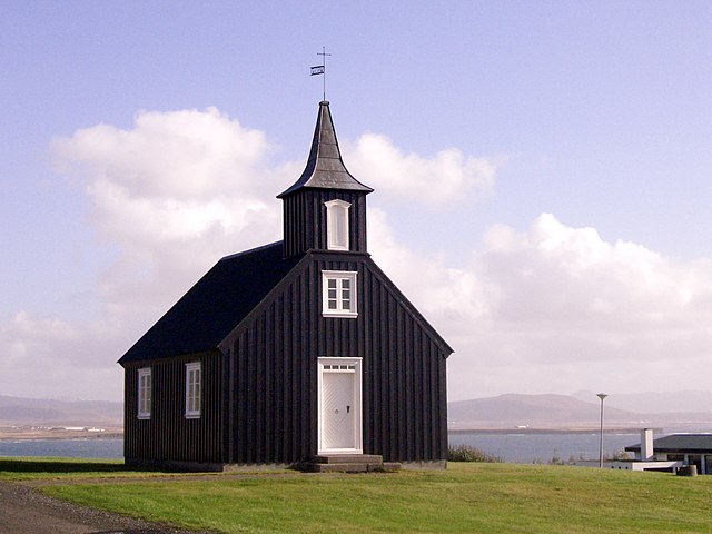 l'église noire de Brautarholtskirkja