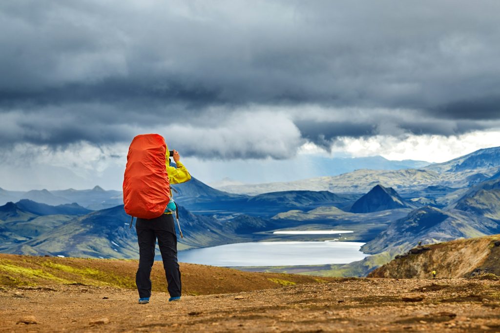 vue sur le lac de Alfrvatn depuis les Hautes Terres