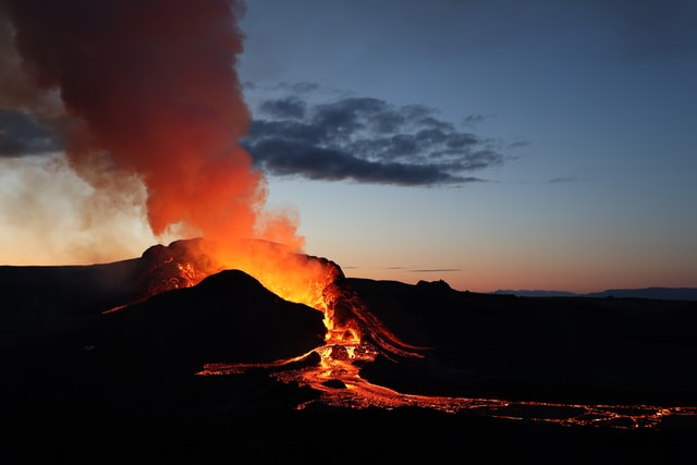 the volcano eruption in Iceland 2021