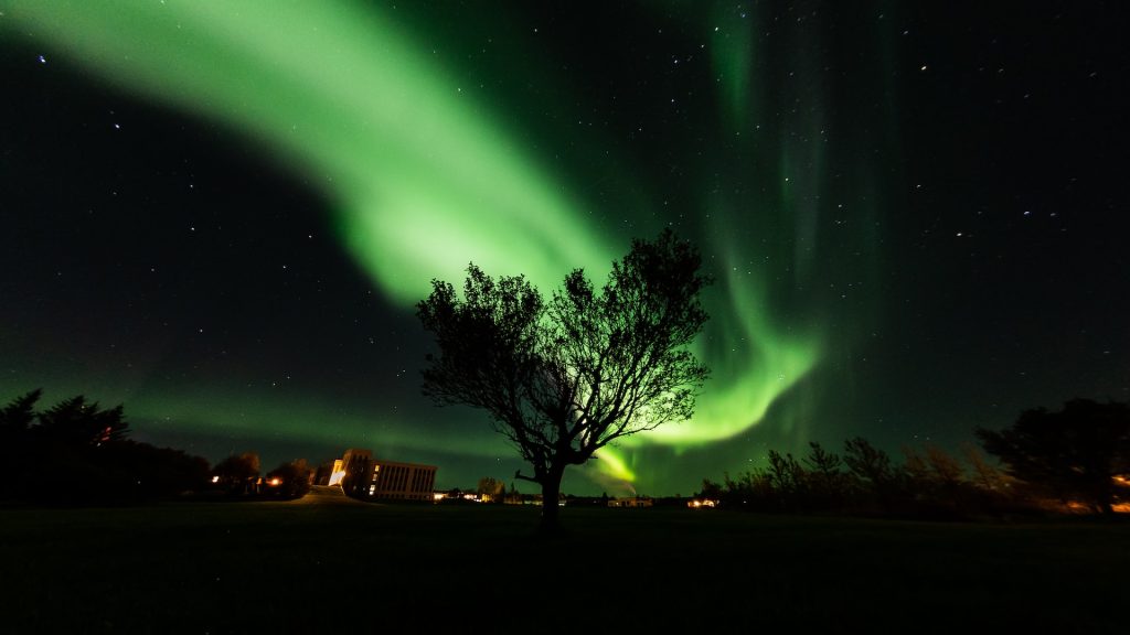 iceland is not dark all the time during winter