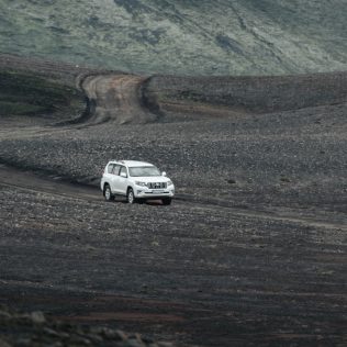 renting a car in iceland yes or no