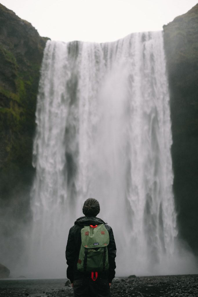 icelandic people speaks Icelandic 