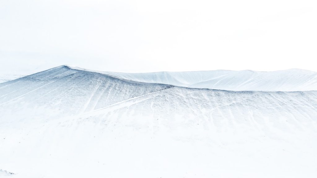 heavy snow can be expected during winter time in Iceland 