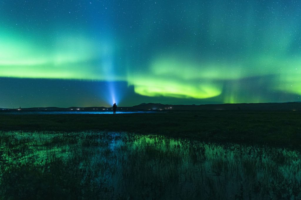 see the northern light in Iceland