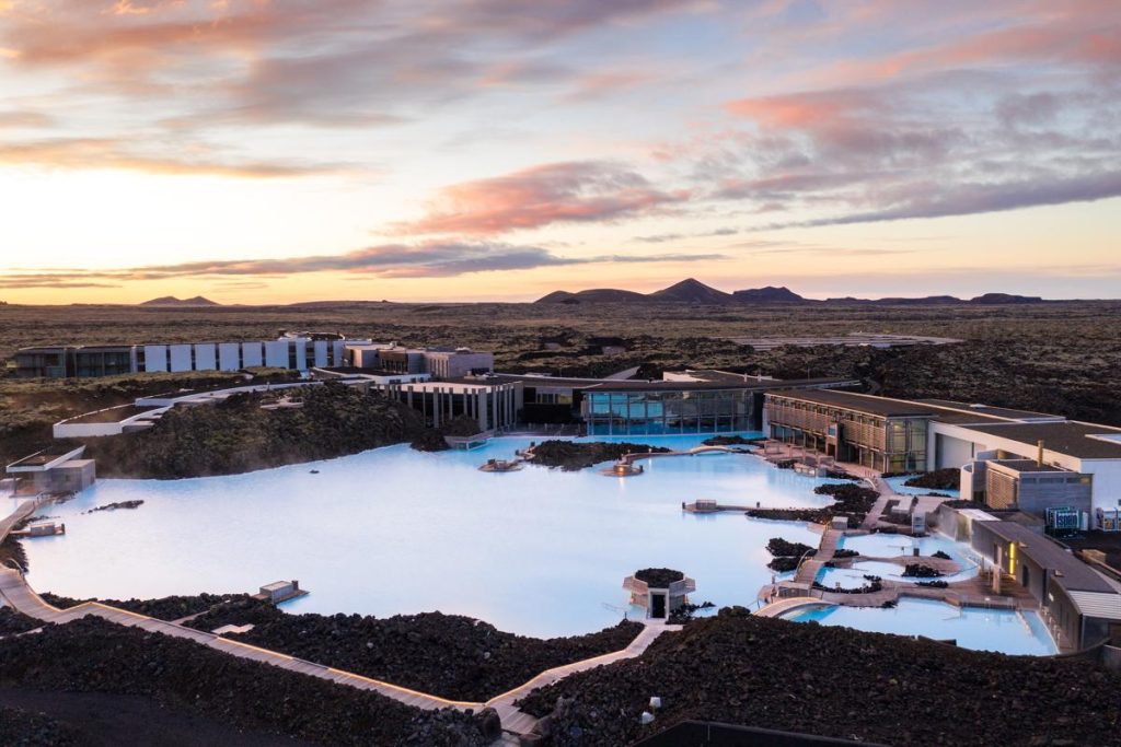 the blue lagoon spa in summer in Iceland