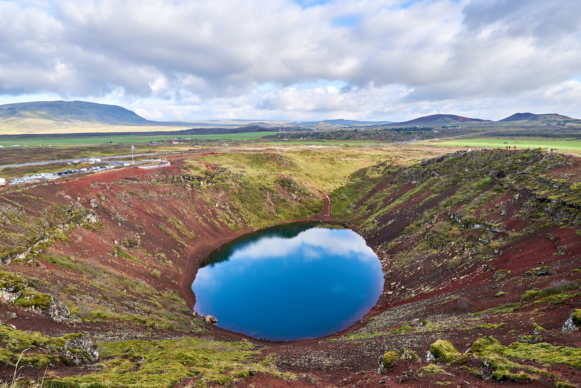 Cráter de Kerid en Islandia en mayo.