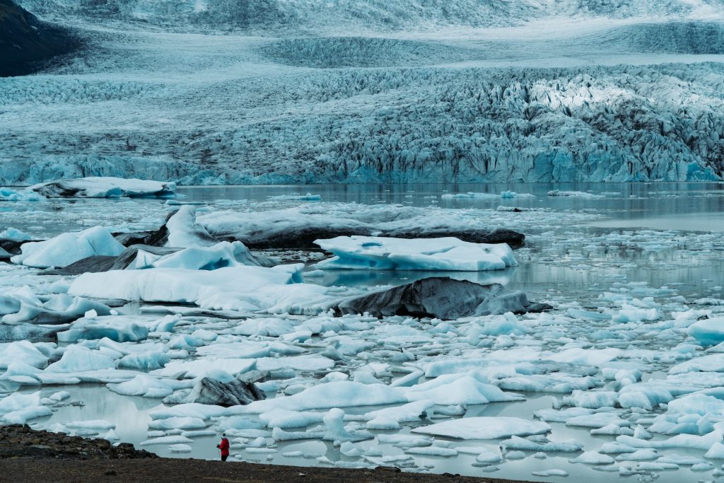 why Jokulsarlon in Iceland is filled with ice berg