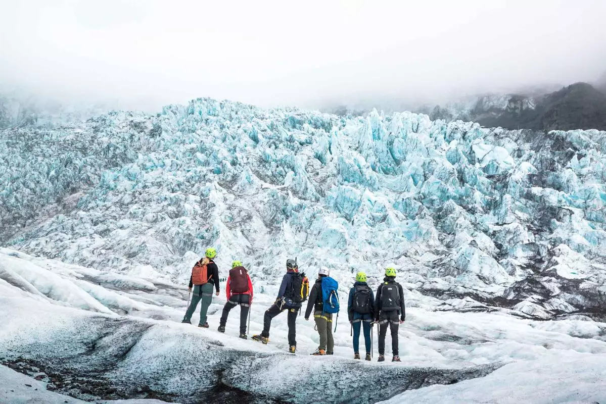 Senderismo en el glaciar Skaftafell.