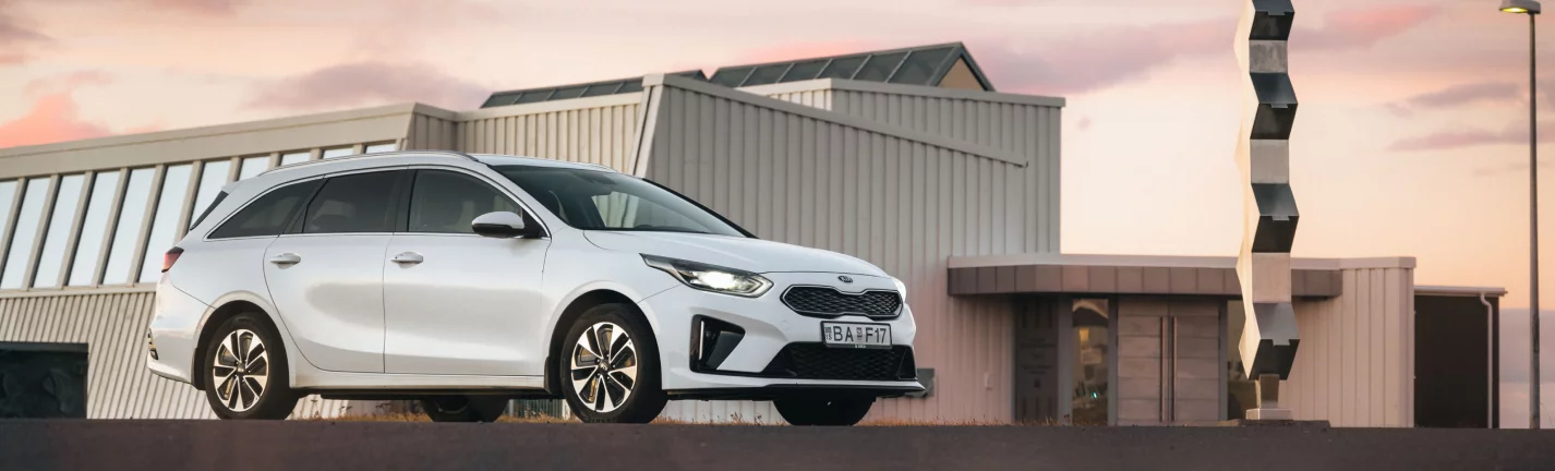 Automatic Car Rental Iceland | Hertz – Book Your Auto Transmission Vehicle