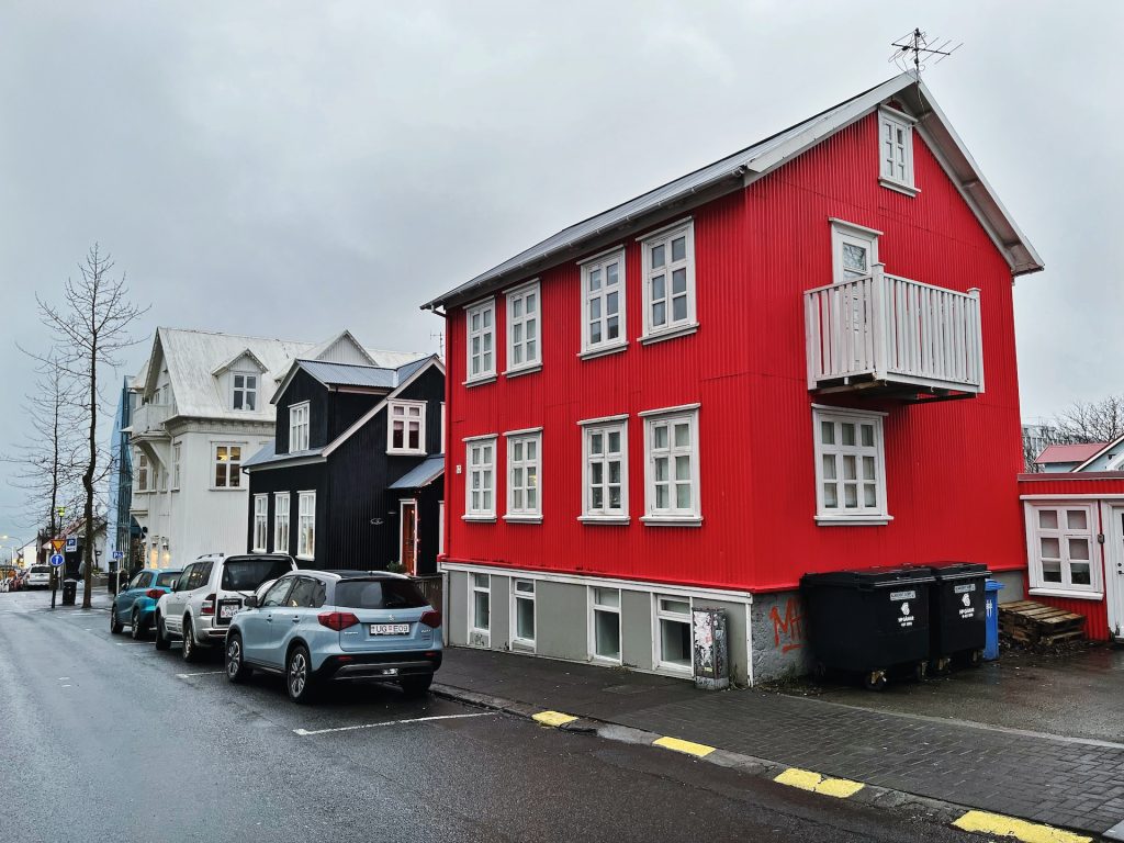 all cars must be properly parked in iceland cities and towns
