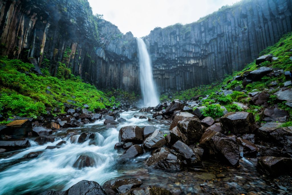 the svatifoss is located in the Skaftafell nature reserve area