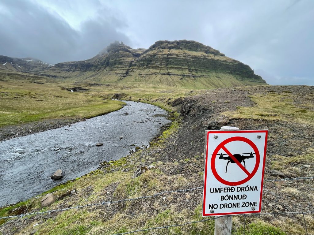 no drone sign in Iceland