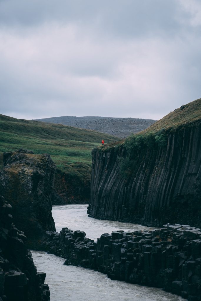 the view of stuðlagil canyon