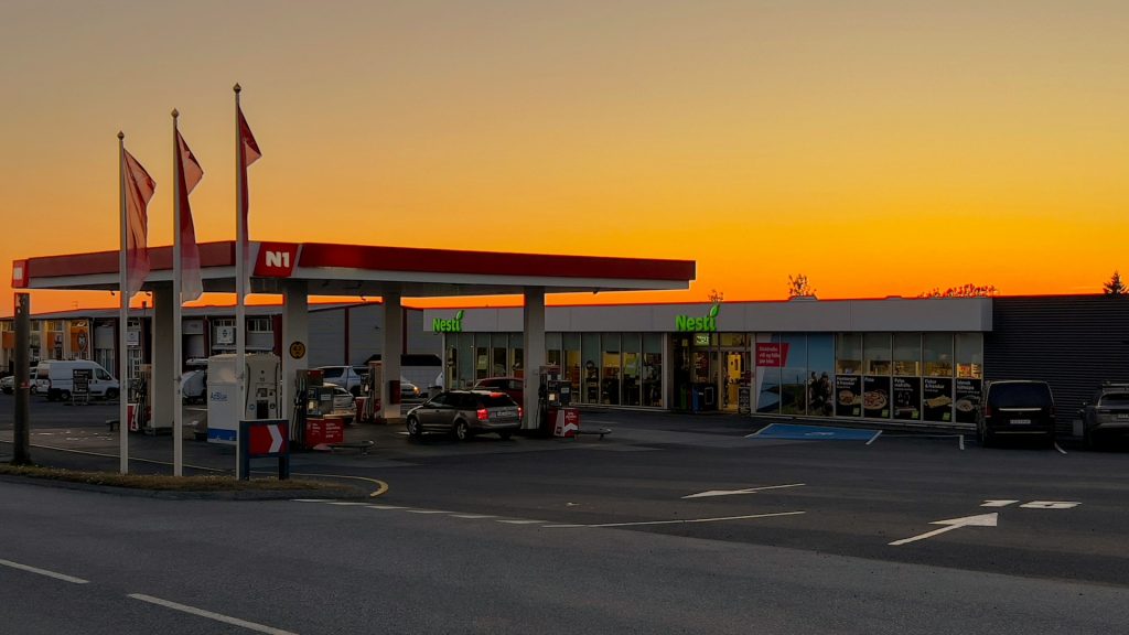 it is possible to buy food and drink in some big iceland gas stations