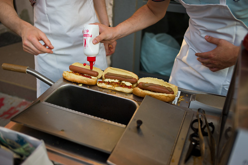 what is on the icelandic hot dog