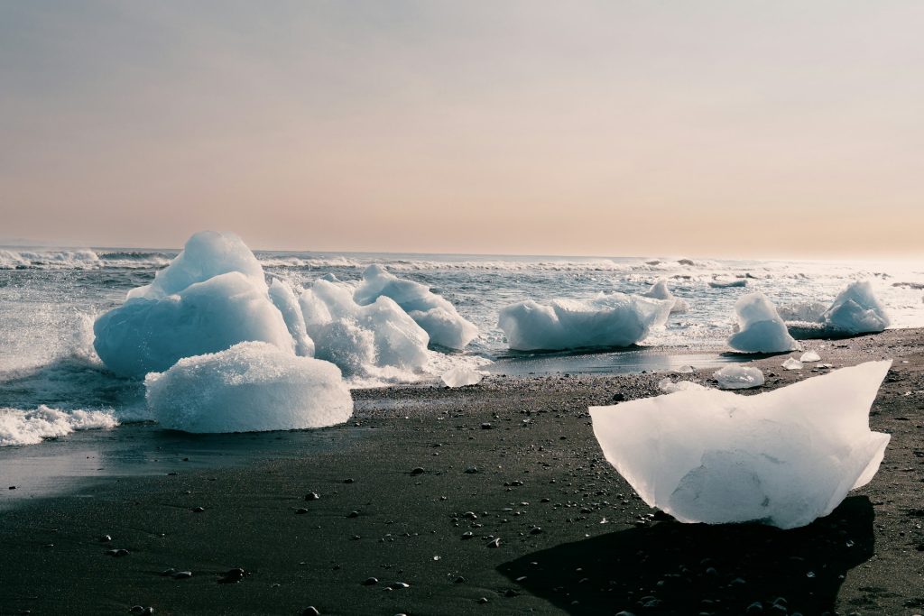 the famous iceland diamond beach