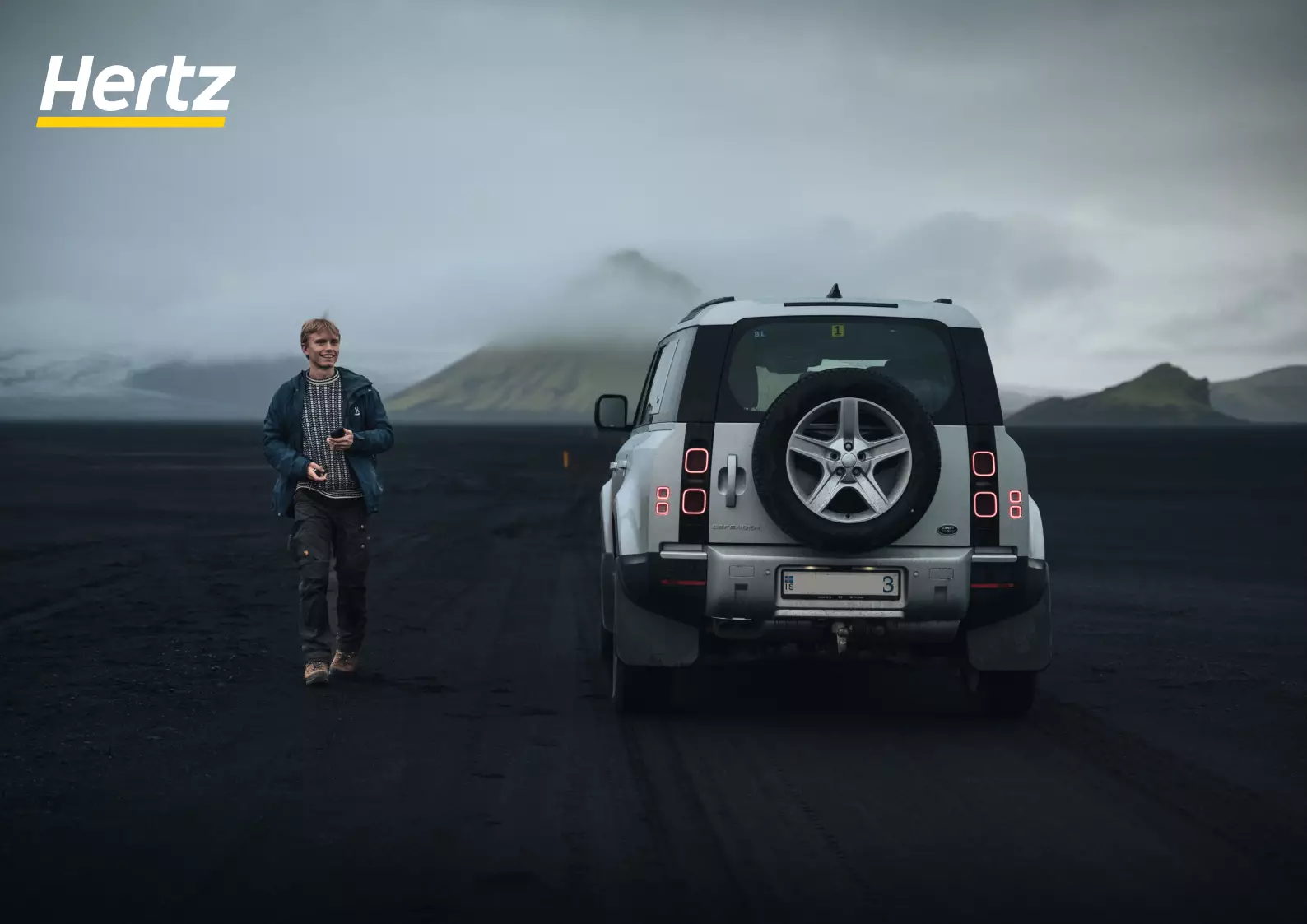 Alquila un coche 4x4 de gran tamaño para tu viaje por Islandia.