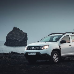 renting a 4wd car in Iceland