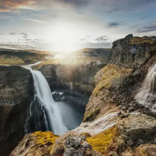冰岛南部高地小众景点推荐｜双子瀑布：海福斯 Haifoss 瀑布和 Granni 邻居瀑布怎么玩？