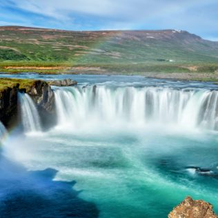 衆神瀑布是冰島北部鑽石圈的景點之一。